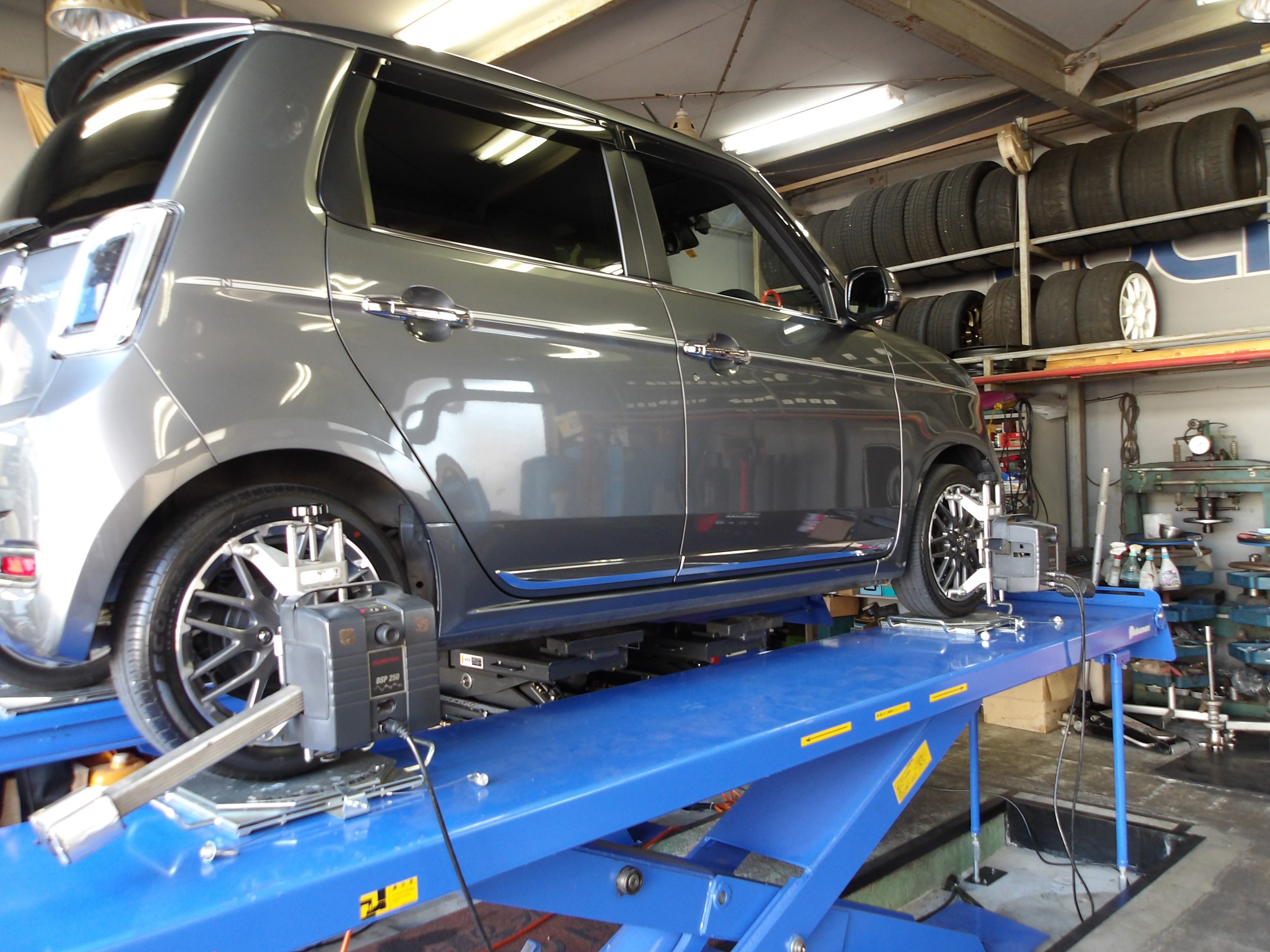 NｰONE（JG3）スプーン製「リジカラ（前後）」装着＆アライメント作業