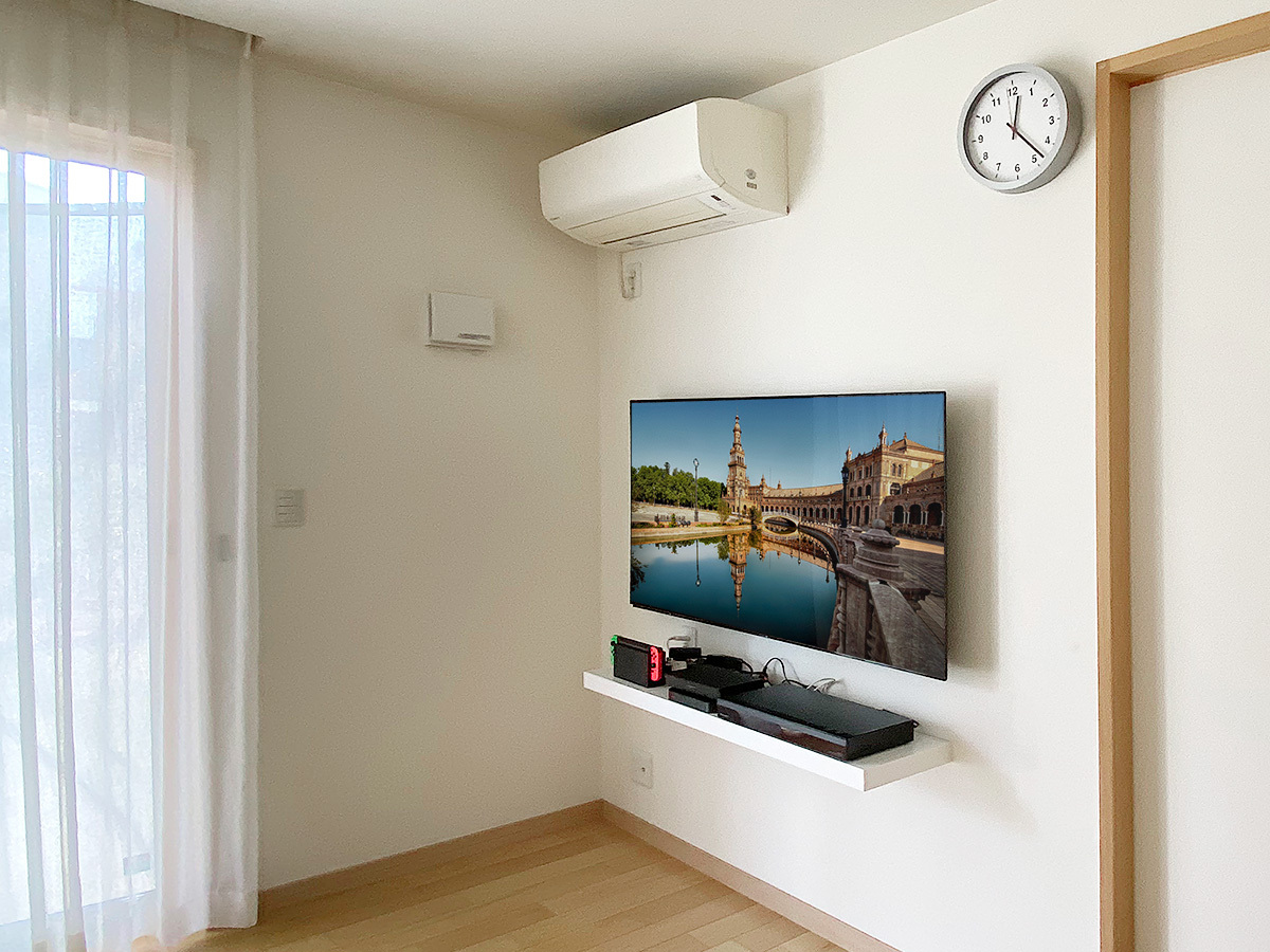 愛知県名古屋市で55型パナソニック有機ELテレビ(TH-55FZ950)とウォール