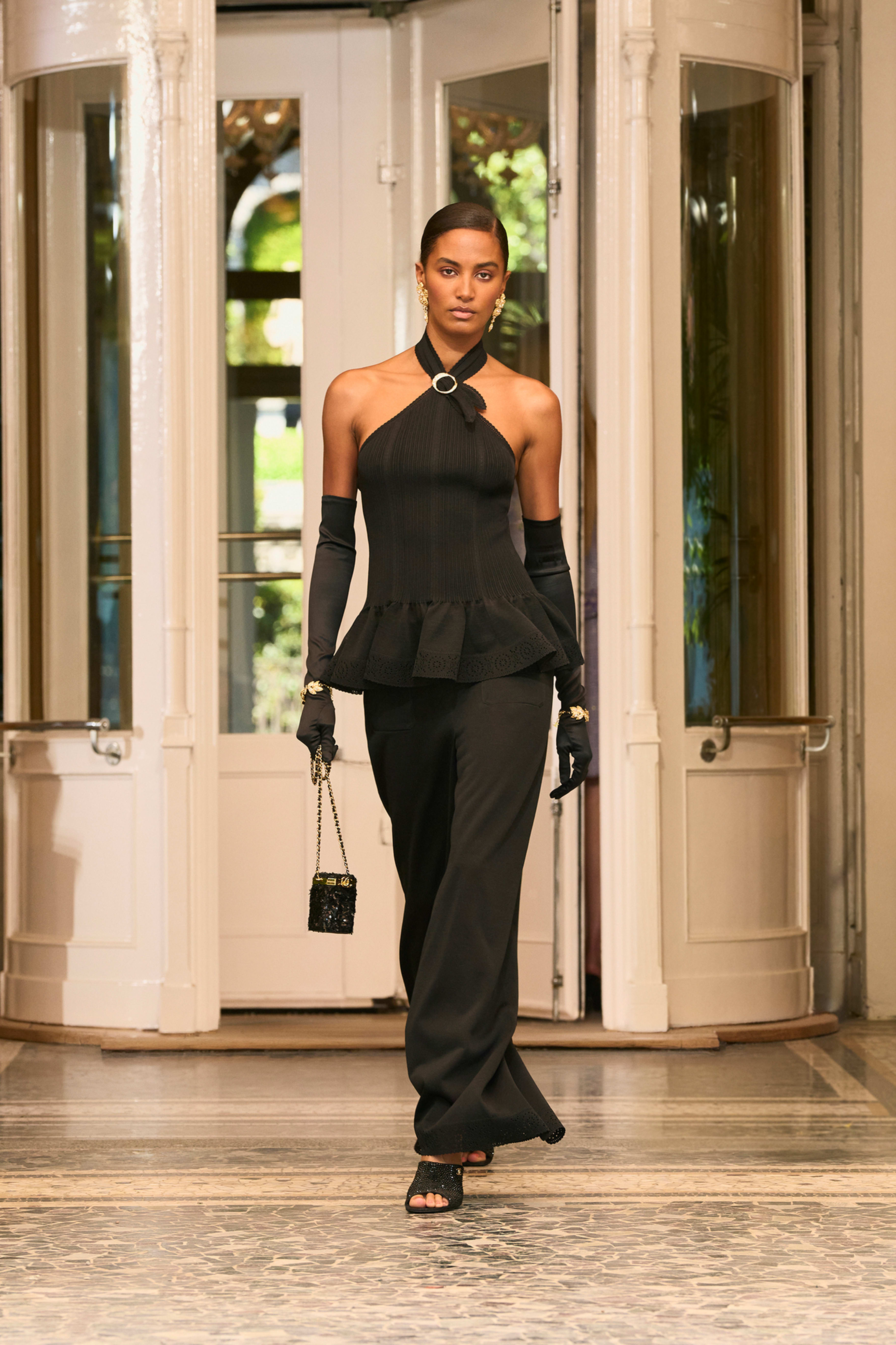 トップ - シルク、ブラック — ファッション | CHANEL シャネル