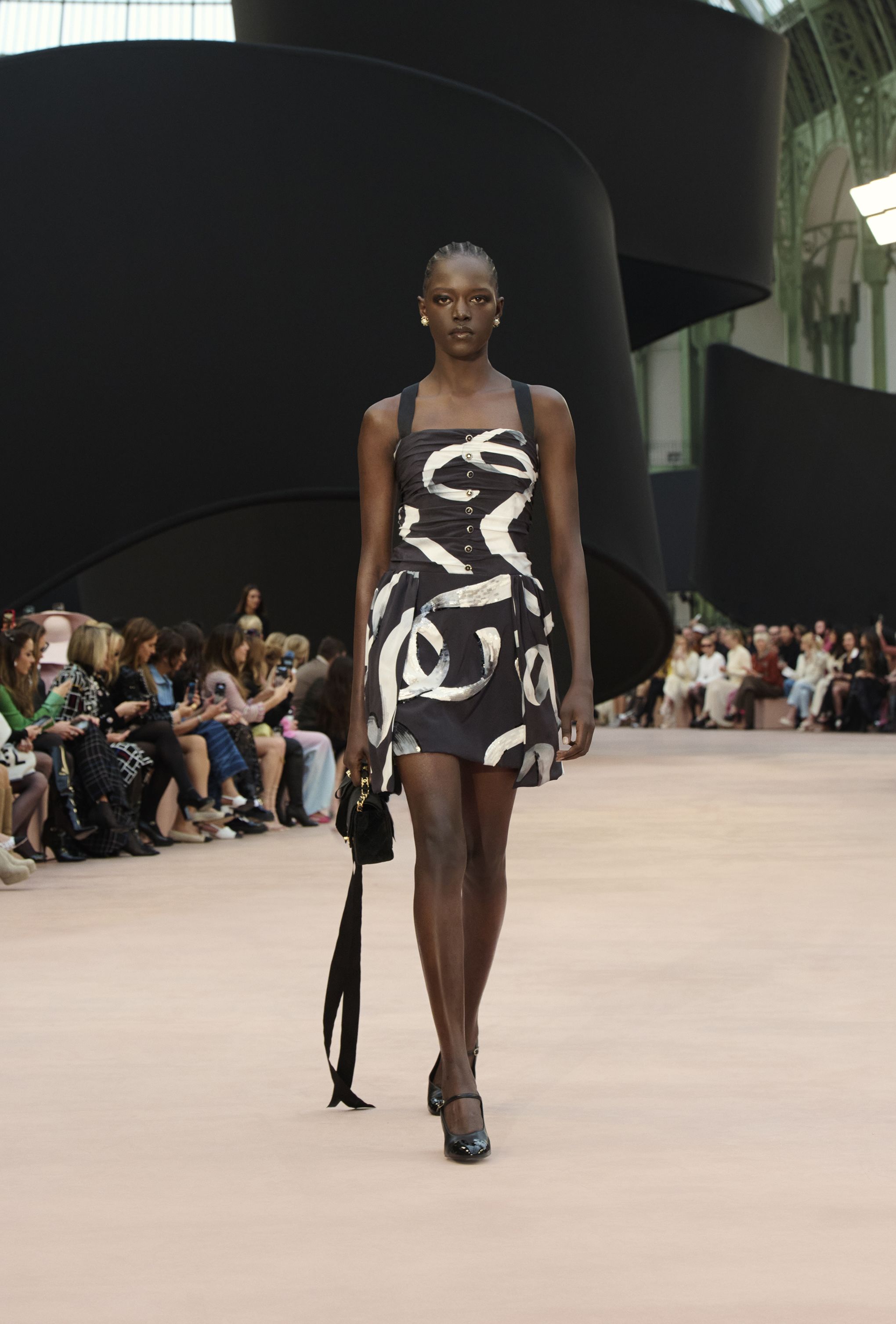 トップハンドル ミニ フラップ バッグ、ベルベット、シルク、ブラック