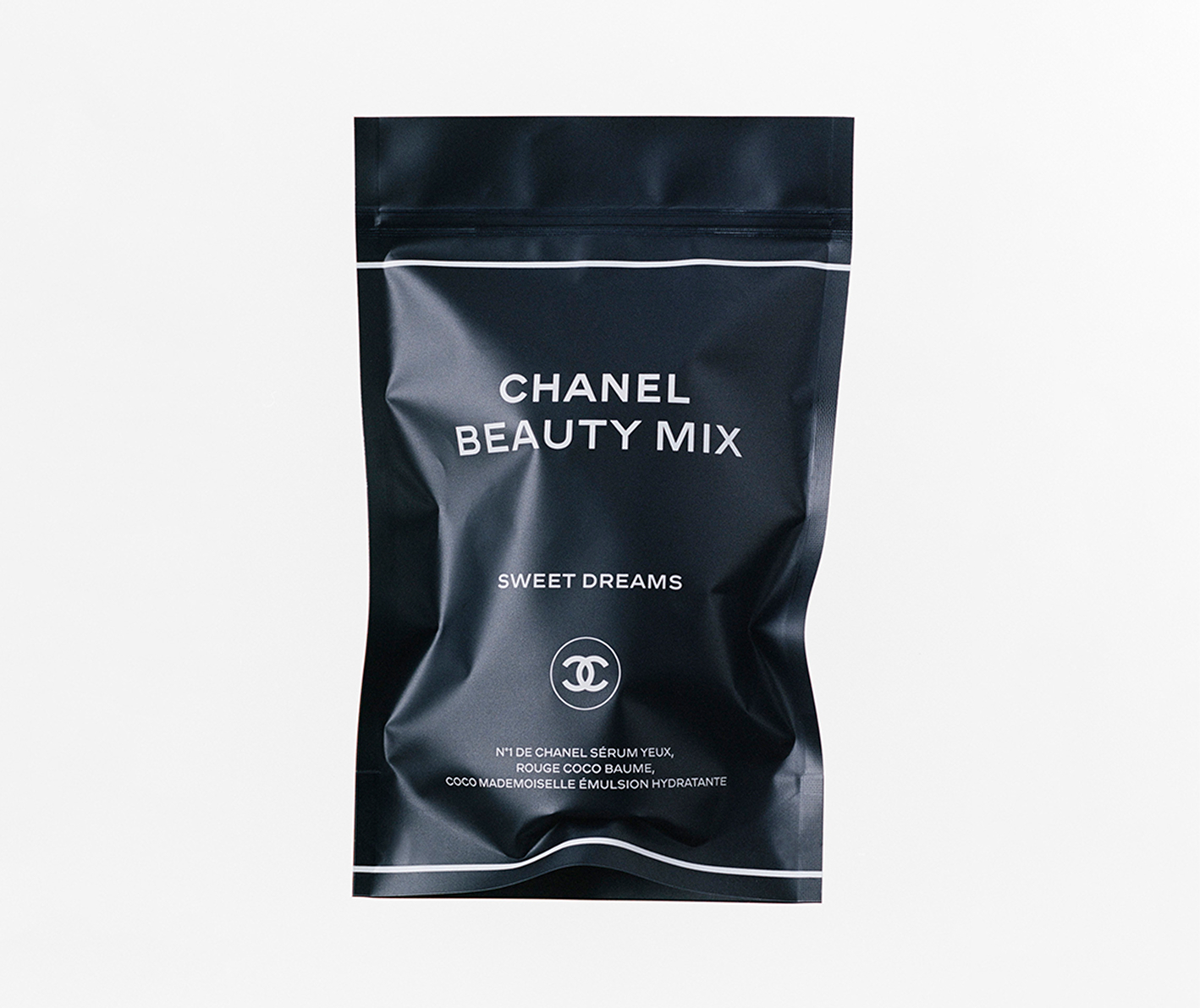 シャネル ビューティ ミックス グローブトロッター - 特集 | CHANEL