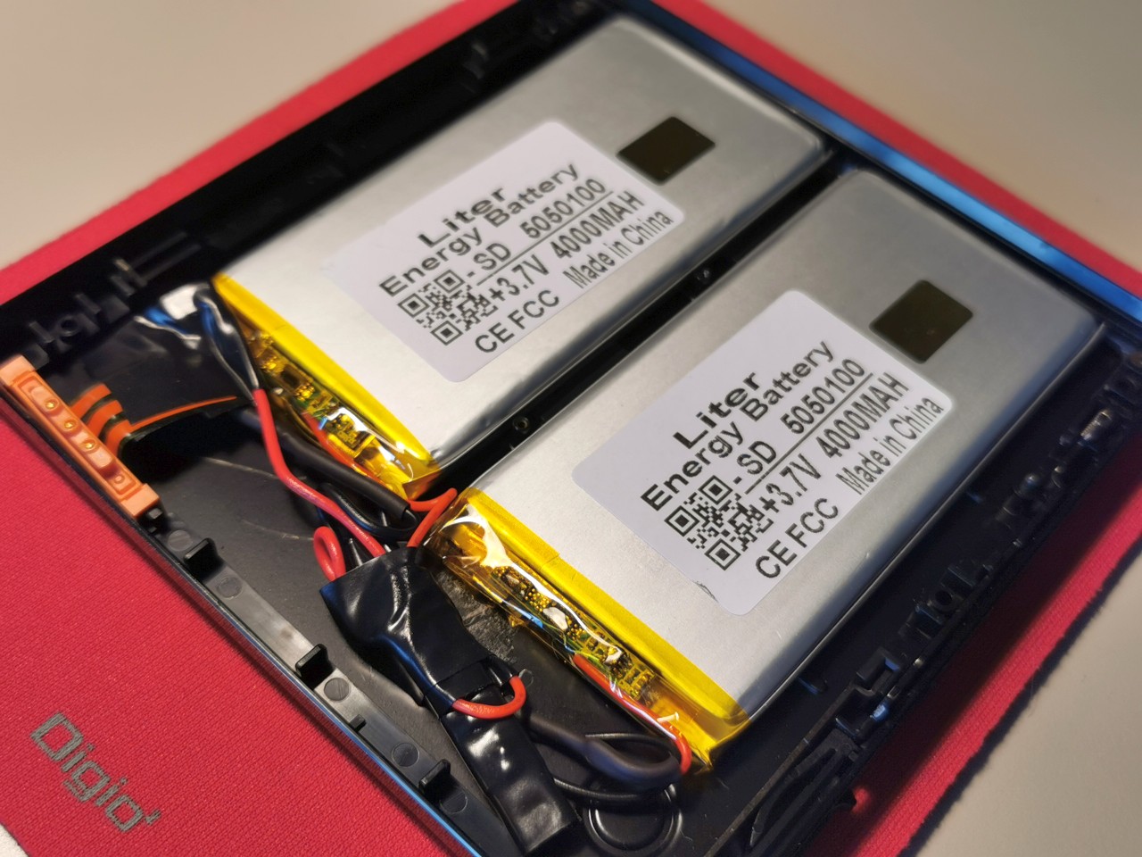 How to Convert your 80ies Sony Discman D-10/100 to Li-ion Battery