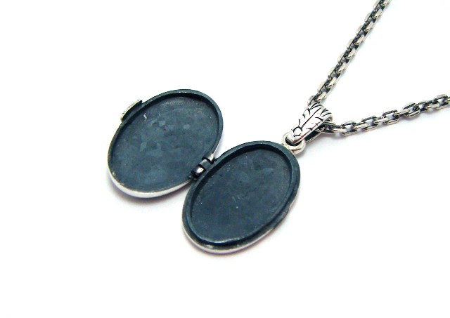 ソカロのアンティーク・ロケット・ペンダントトップ