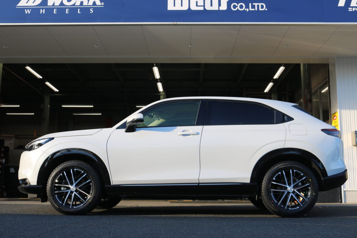 ヴェゼルの冬支度。スマック・グレイヴ17インチを装着！ | 一宮店