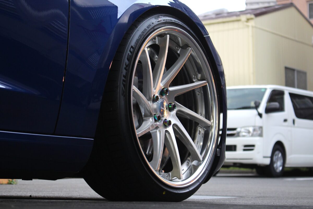 テスラ モデル3にWORKグノーシスCVS 20インチをツライチ装着