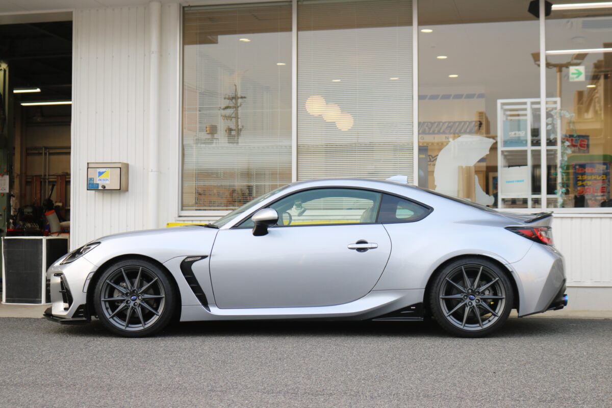 ZD8 BRZにBLITZ（ブリッツ）の車高調を入れたらどんな仕上がり