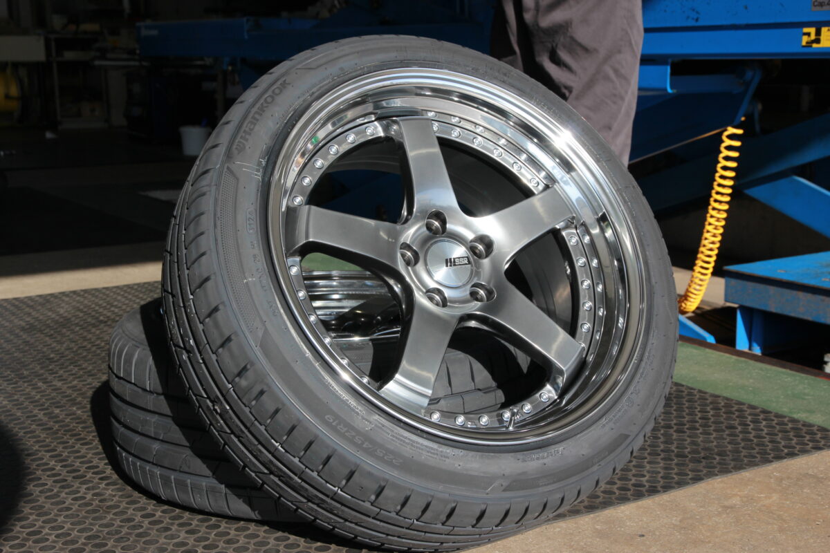 ローダウン済みのカローラクロスに深リムをッ！！SSR プロフェッサー