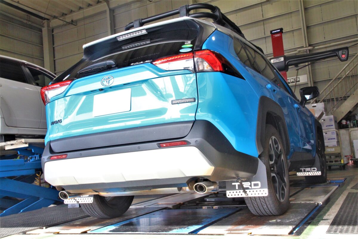 RAV4にCURT（カート）ヒッチメンバーを即決にてお取り付け。 | 知立店