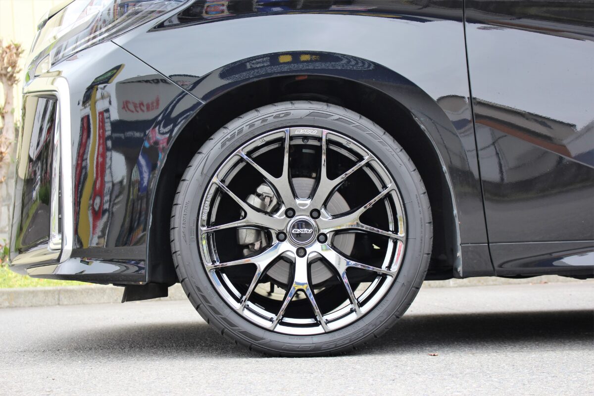 即日取付！30アルファードにレイズ ホムラ 2×7FT 20インチを装着