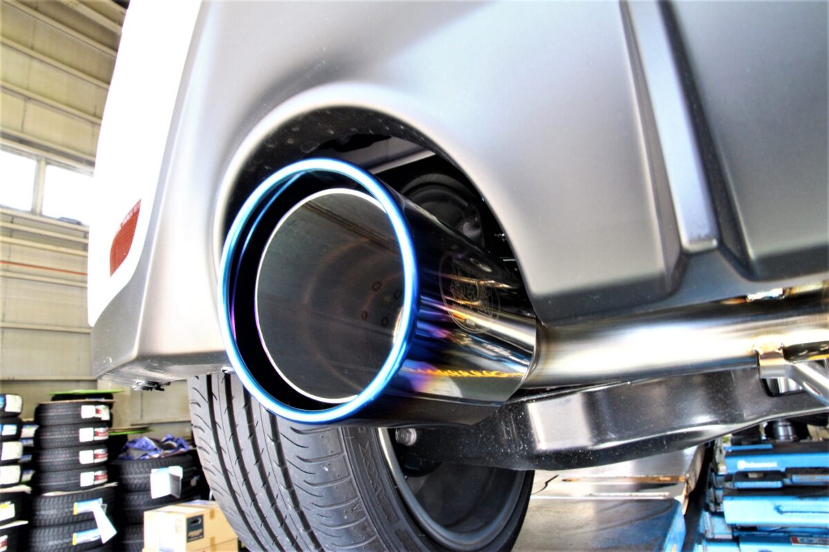 ブルーグラデーションテールが美しい【柿本改 Class KR】をGRヤリス RS