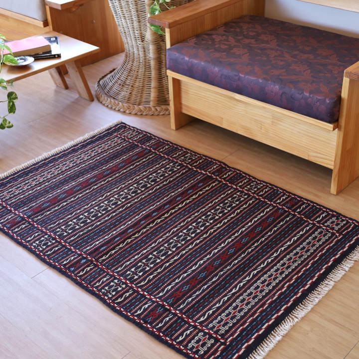 キリムの豊富な専門店 手織ラグの店クラフトワーク