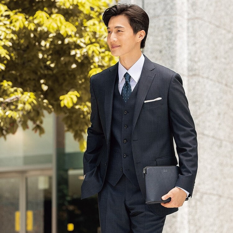 ストレッチ 洗える ウールブレンド スリーピーススーツ 紺 無地調 LES