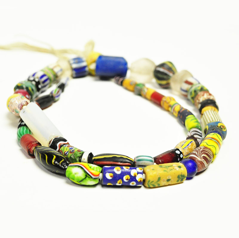 アフリカ・アンティーク トンボ玉 ビーズ (u334-12) - アフリカ雑貨店