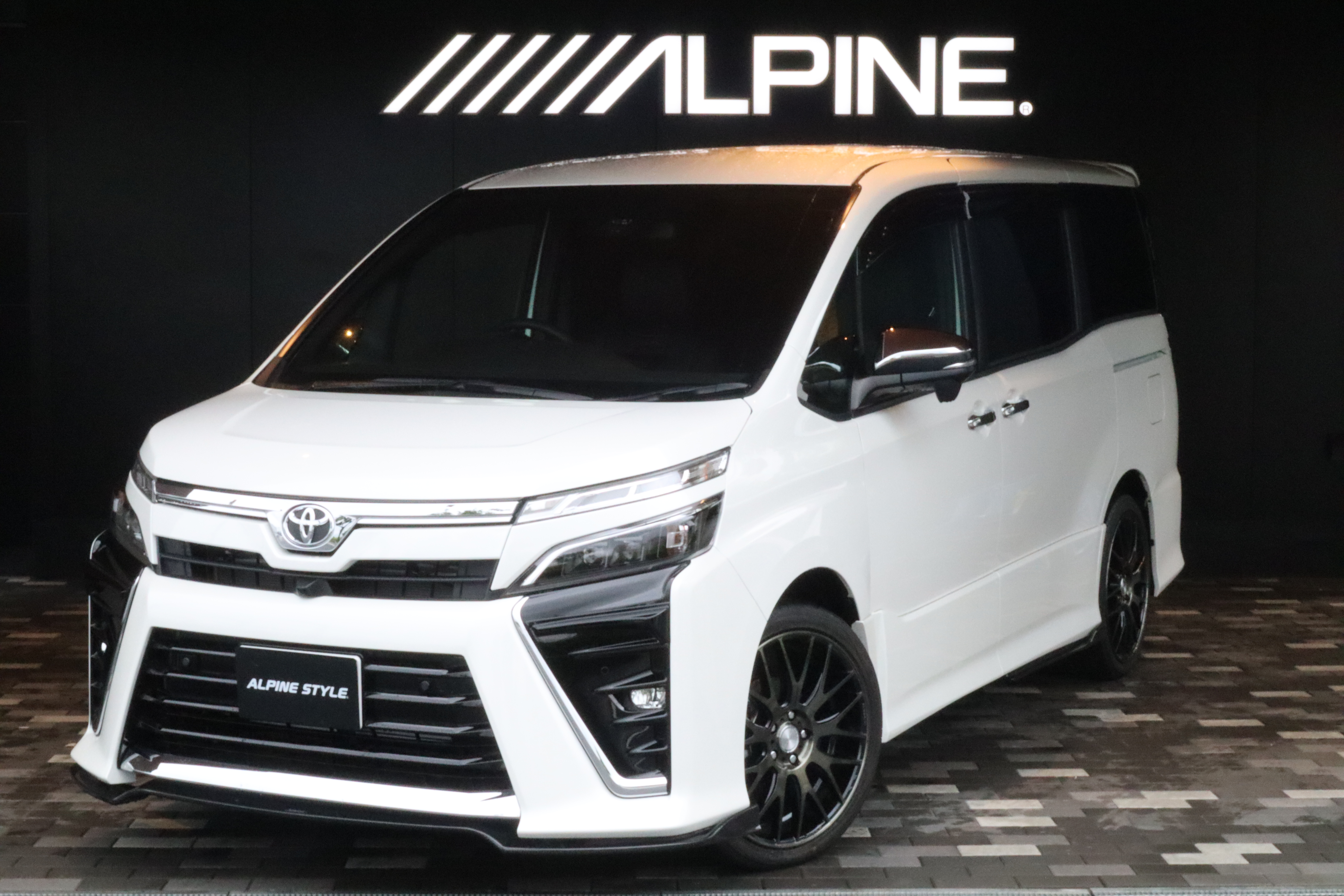 ヴォクシー80ZS煌3 – アルパインスタイル ALPINESTYLE