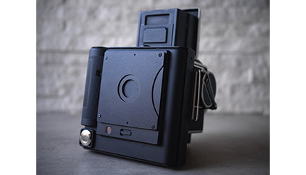 往年の名機Hasselbladがチェキになって復活！ HassyPBで500C/Mが贅沢な