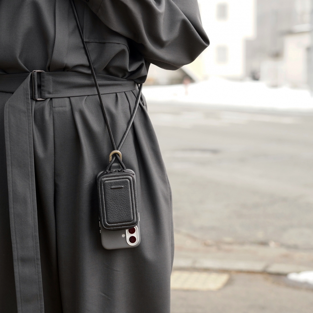 objcts.io / カラビナ付き iphone ケース