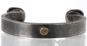 ストップライト・2スカルバングルのスカルノ目にスタールビー、翡翠の