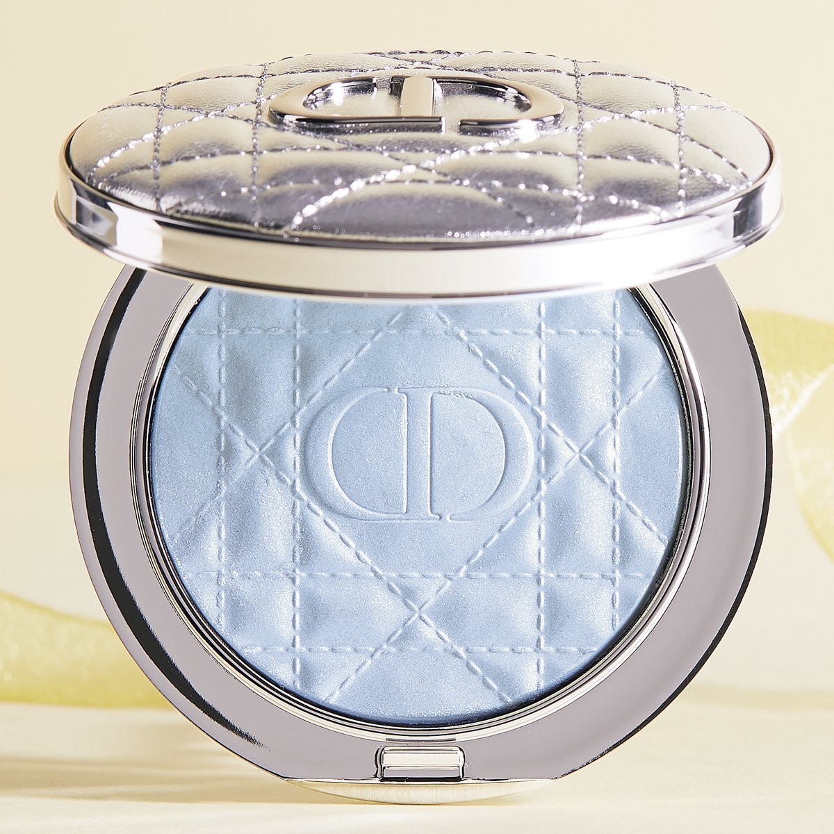 ディオール］ディオールスキン フォーエヴァー グロウ ルミナイザー