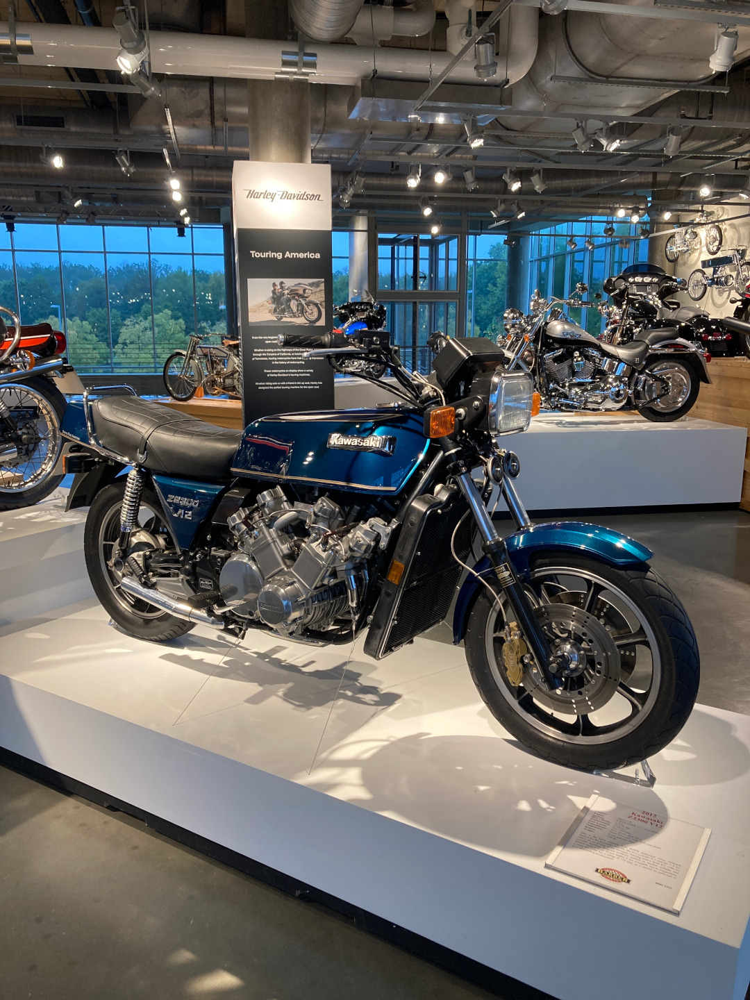 2300cc Zed: Kawasaki Z2300 V12 Motorcycle – BikeBound