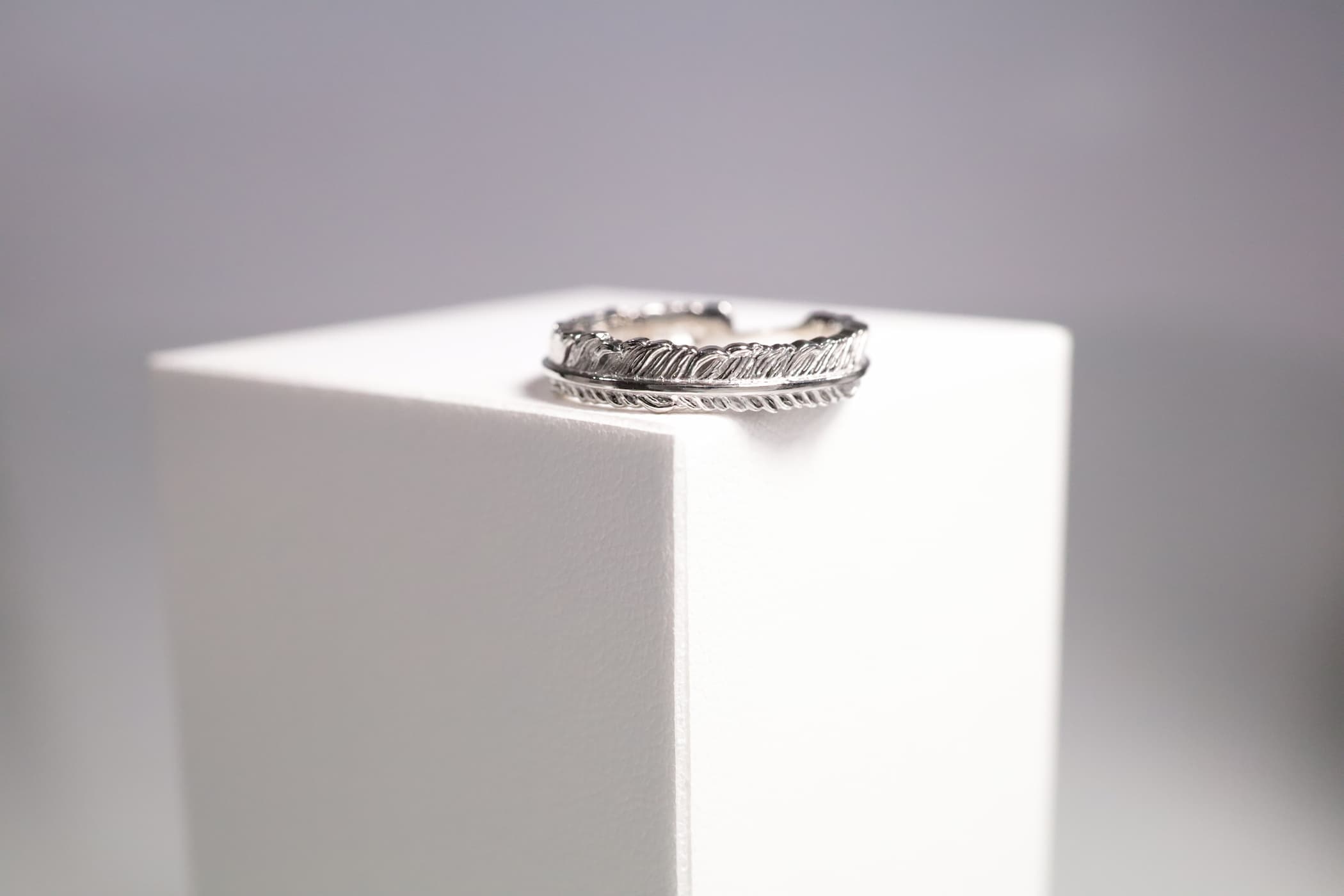 フェザーリング(4mm)｜Pt900｜ buff(バフ)