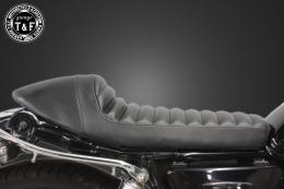 有限会社ガレージT&F / SR400 タックロールシート(Face-8)