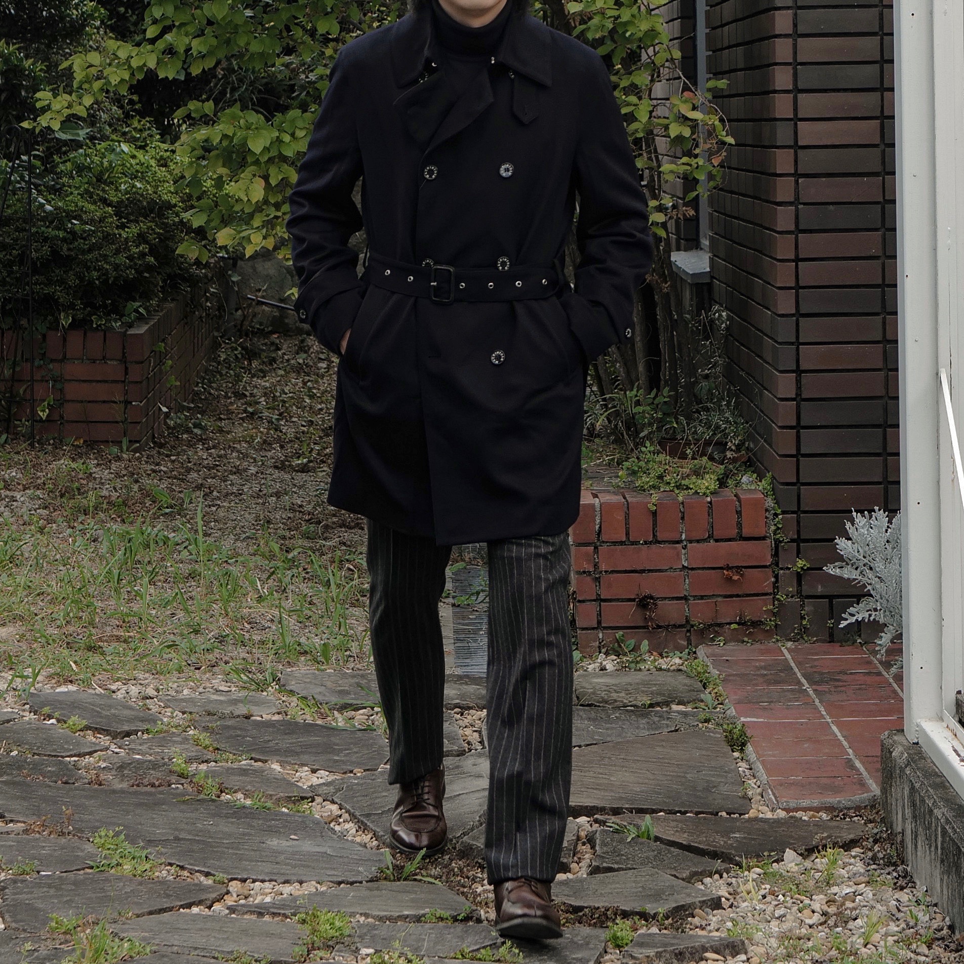 モダンにトレンチコートを着こなすなら【MACKINTOSH