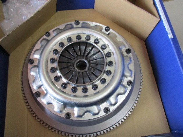 BNR32 32GTR中期のOS技研ツインプレートクラッチ交換！｜交通事故修理