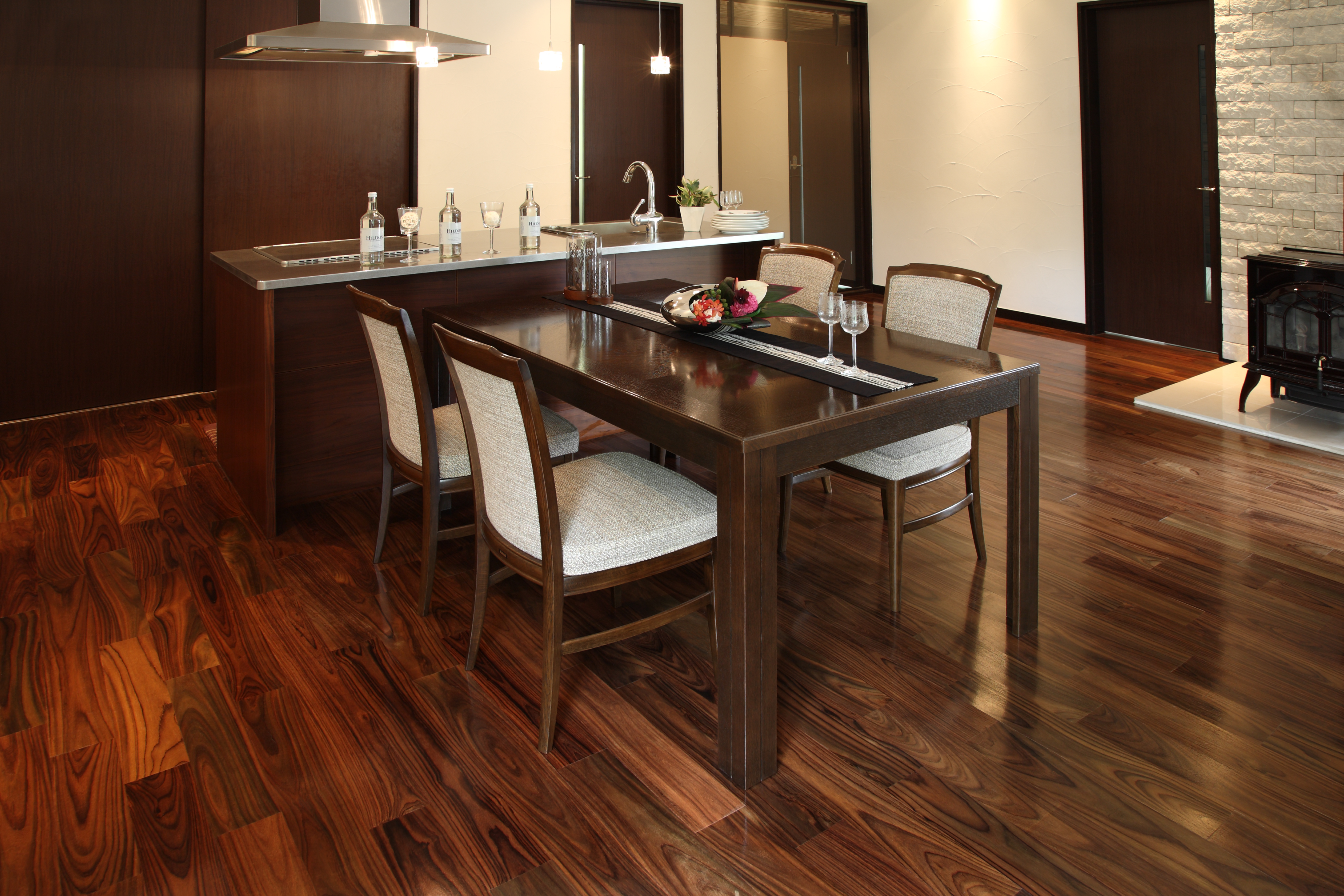 ダイニングチェア／CHA2 ｜ 「domani／ドマーニ」カリモク家具の最高峰