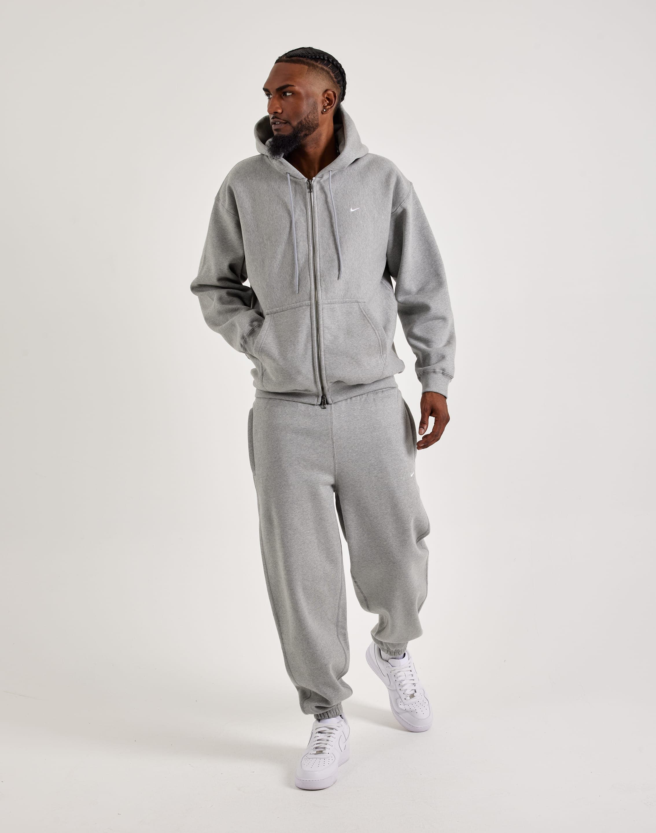 Nike Solo Swoosh Fleece Pants – DTLR