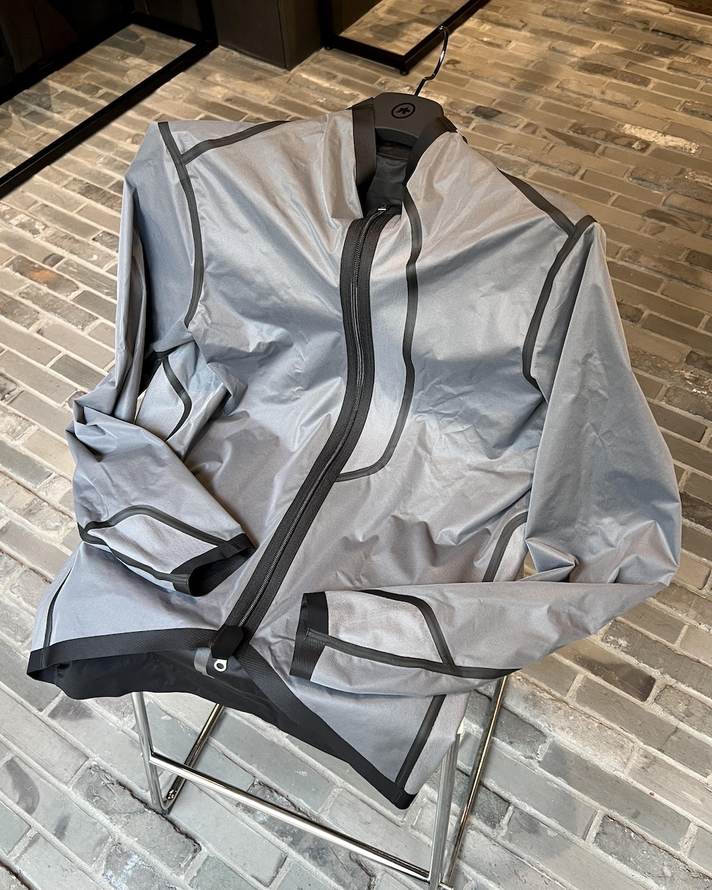 ASSOS / アソス】EQUIPE RS SCHLOSSHUND RAIN JACKET S11（台風レベル