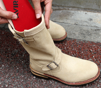 アヴィレックス（AVIREX）AV2210 PHANTOM 2 ベージュを履いてみた