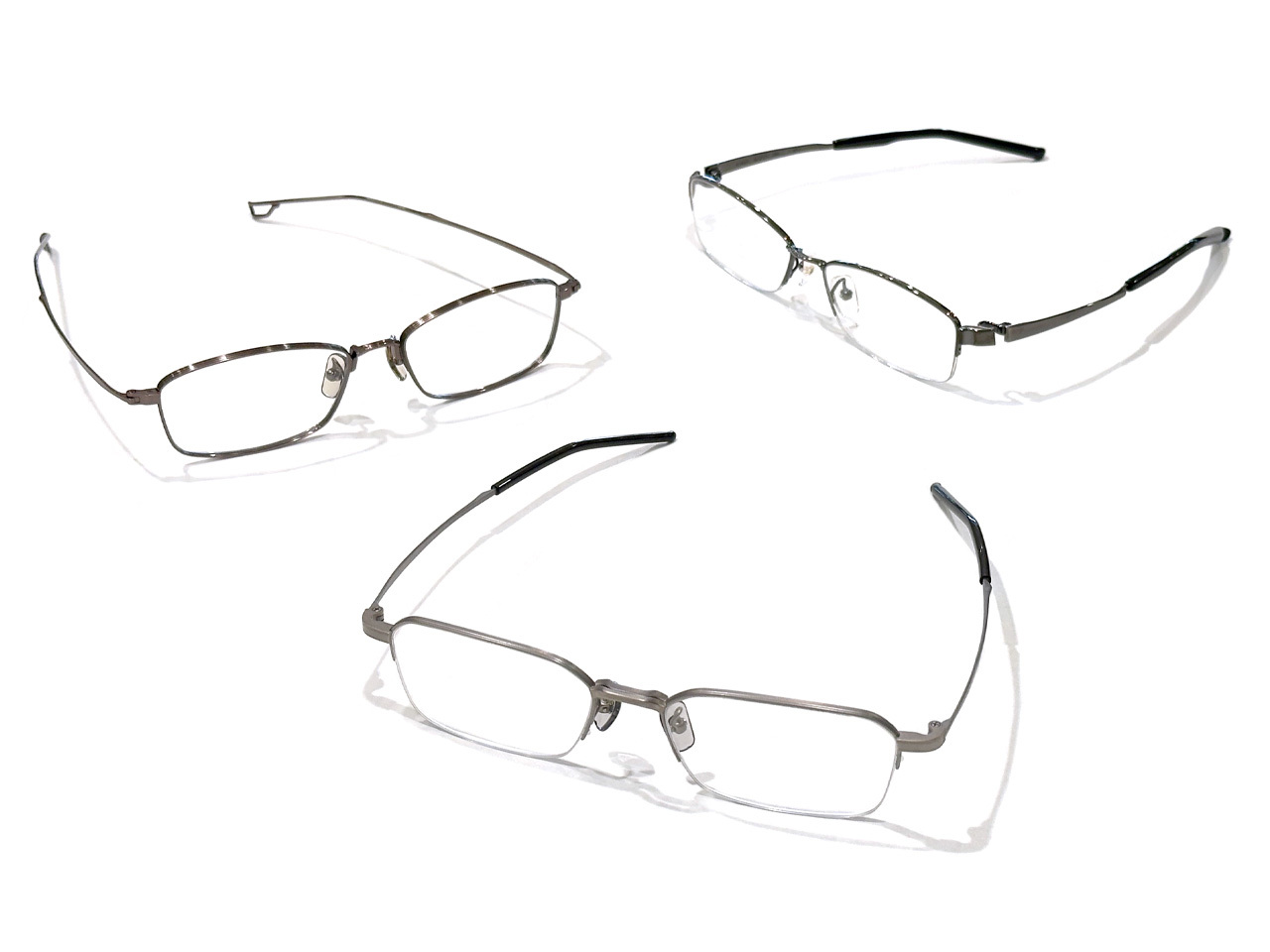 フォーナインズの