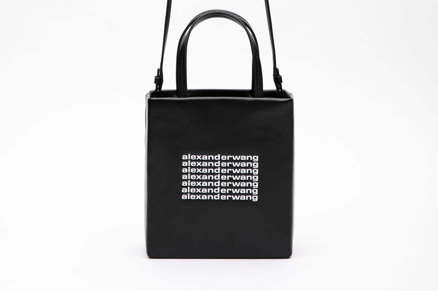 アレキサンダー ワンから“7連ロゴ入り”日本限定2WAYショッパーバッグ
