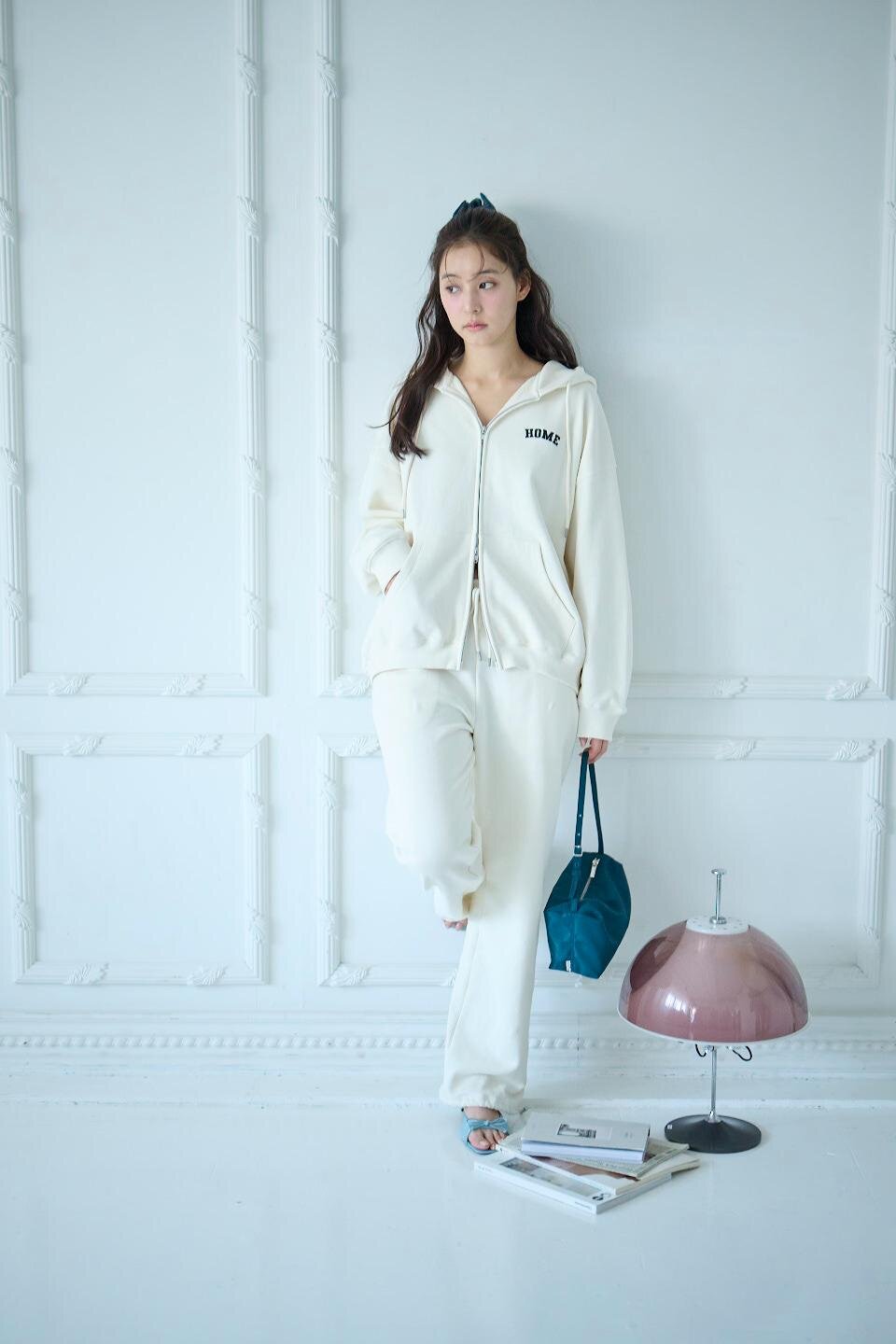 スナイデル ホーム“シュナウザー犬”主役のカレッジ風ルームウェア、新