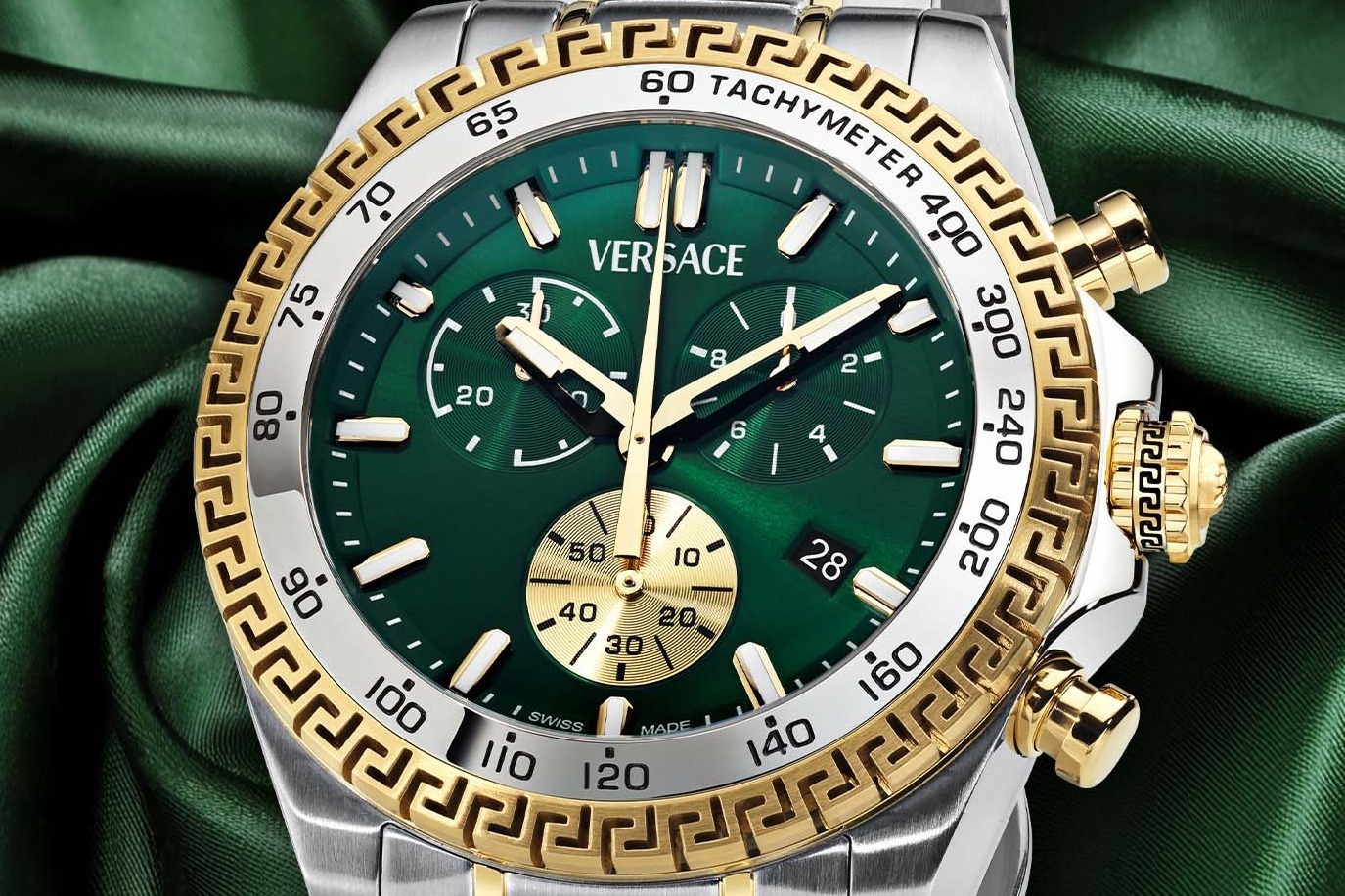 ヴェルサーチェ24年秋冬腕時計「クロノ エックス」グレカ模様リング