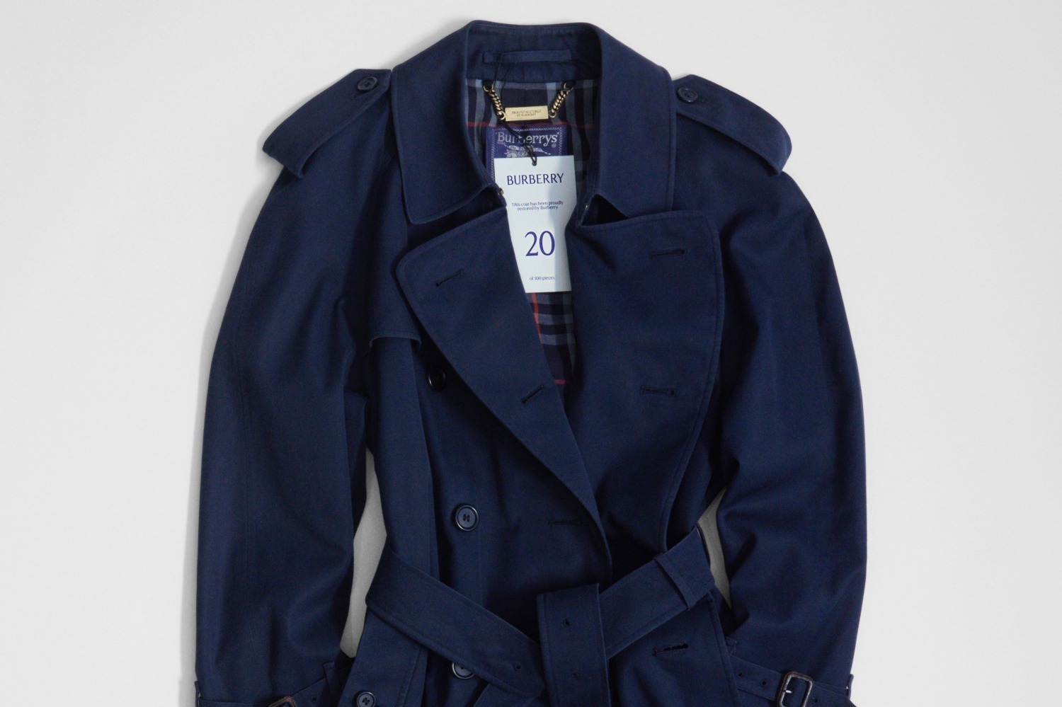 バーバリー、修復した”1999年以前”のトレンチコートが伊勢丹新宿に