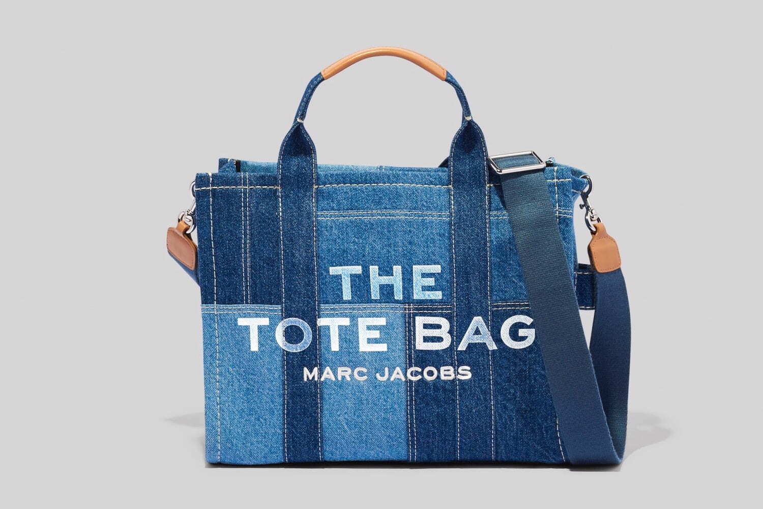 マーク ジェイコブス「ザ トート バッグ」デニム素材の新作、風合い