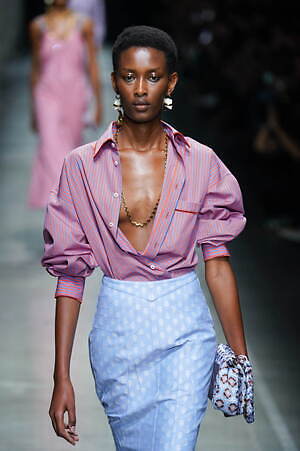 エトロ 2024年春夏コレクション - 大胆に、時に軽やかに