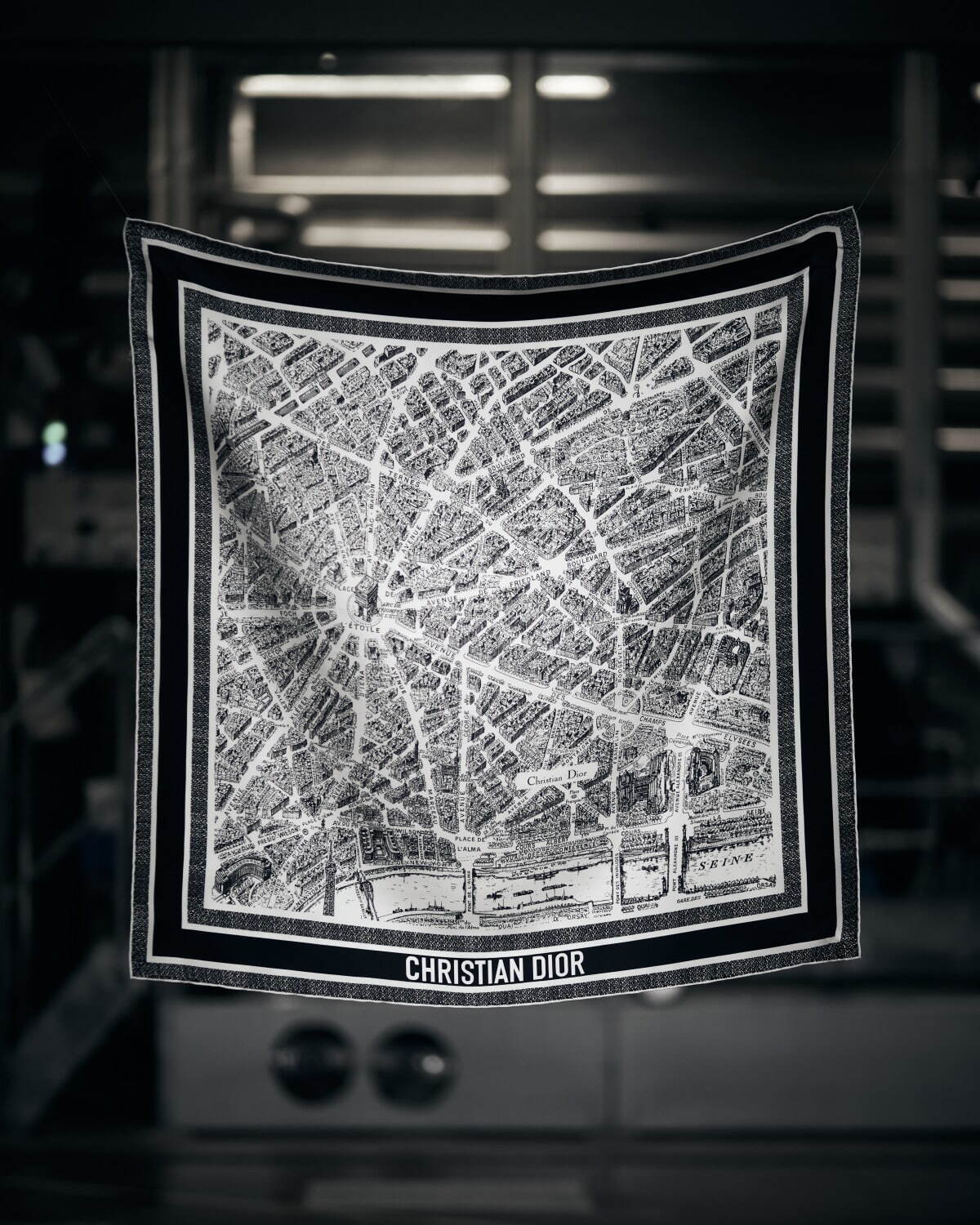 ディオール新作「プラン ドゥ パリ」“パリの街並み”描く「ディオール