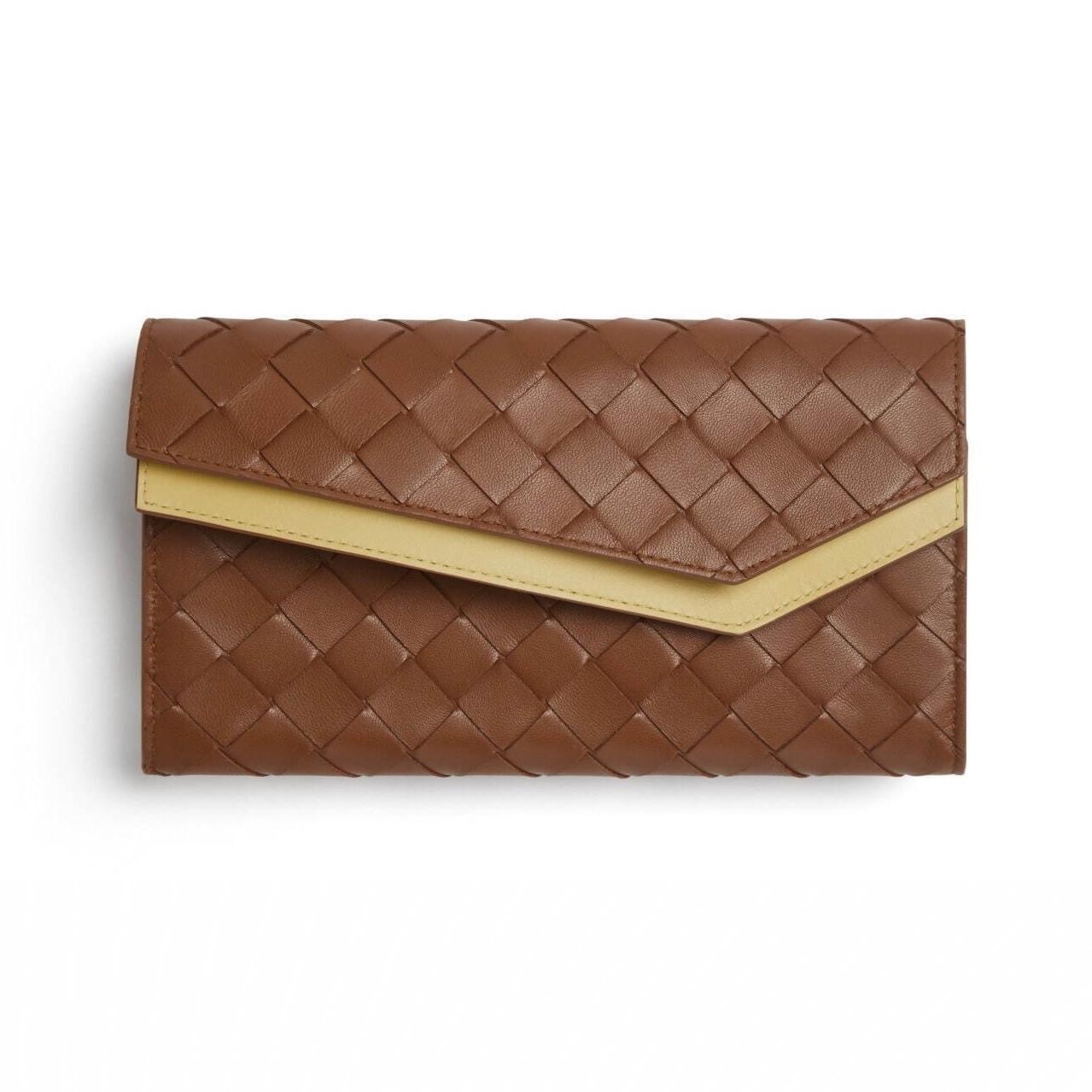 ボッテガ・ヴェネタ24年春夏ウィメンズ・メンズウォレット、“ブラウン