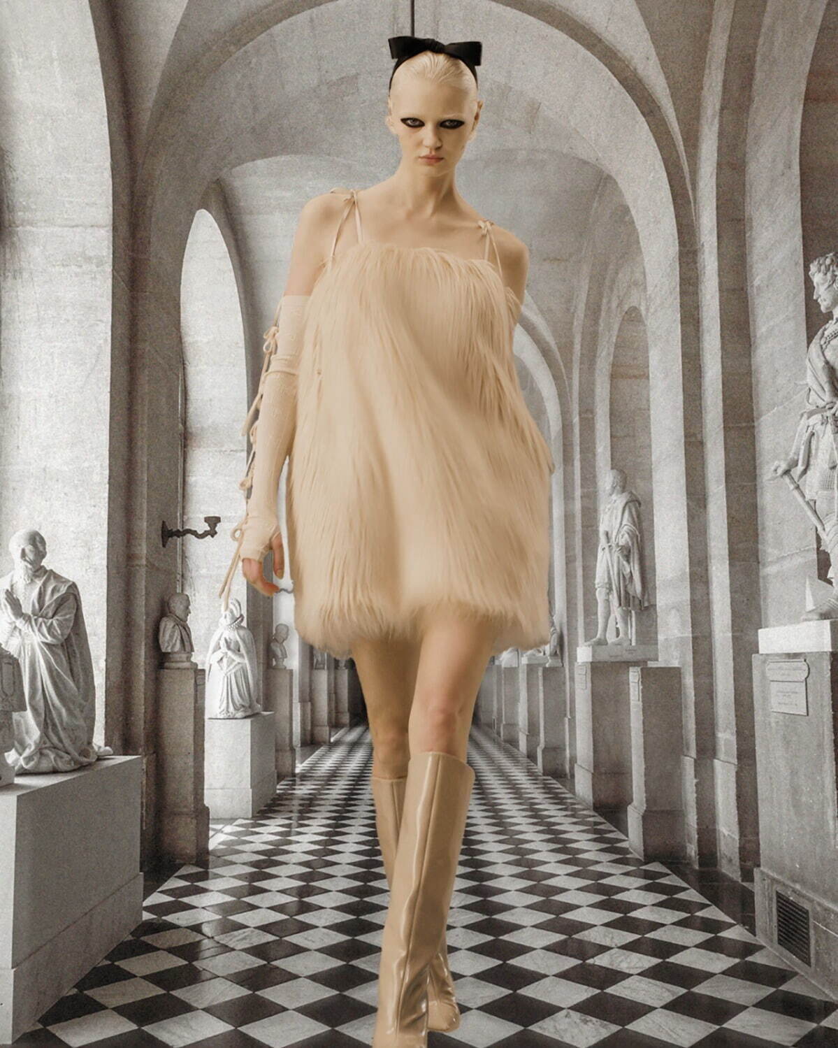 ヘンネ、ジャカード裏地のシアートップスなど23年秋冬新作 - 表参道