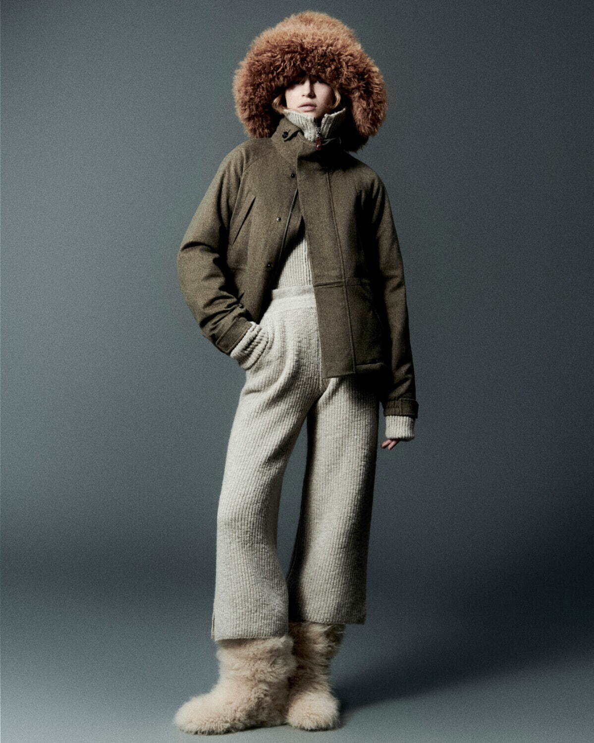 ロロ・ピアーナ24秋冬、上質カシミヤのふんわりジャケットやロアとの