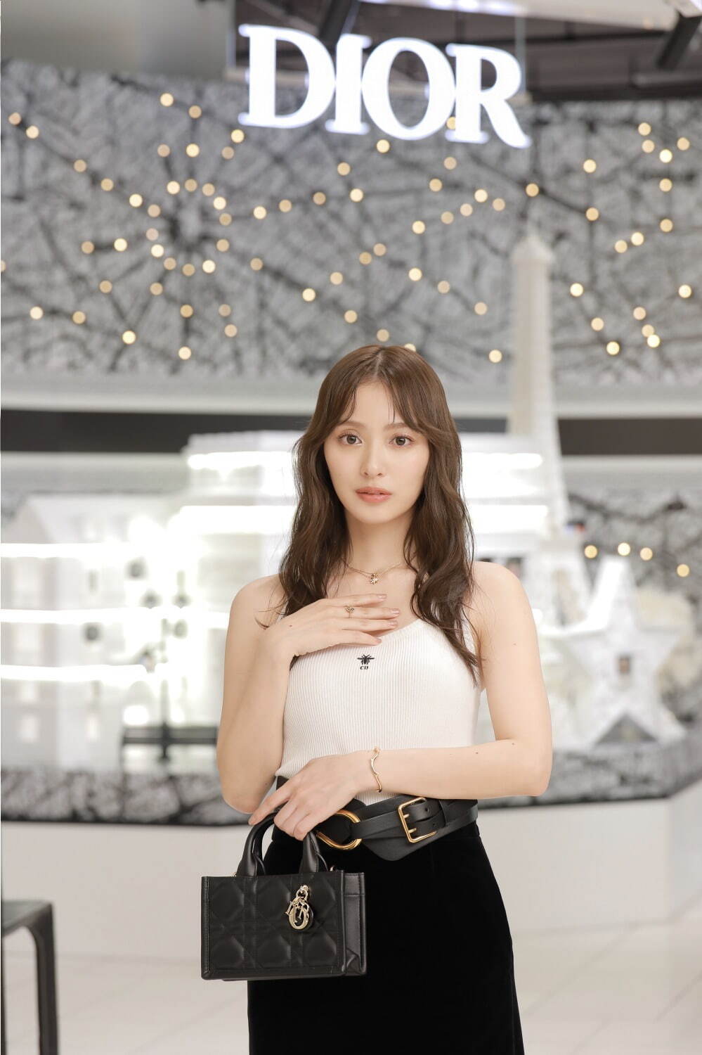 ディオール「パリの街」着想イベントが新宿伊勢丹で、ピンクトーンの