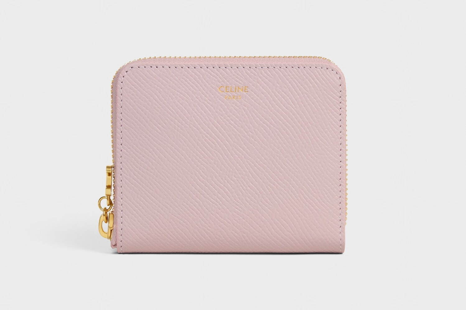 セリーヌから“パステルピンク”のウィメンズミニ財布、トリオンフパッチ
