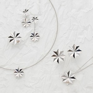 隈研吾の代表建築ロータス・ハウスが時計＆リングに！ヴァンドーム青山