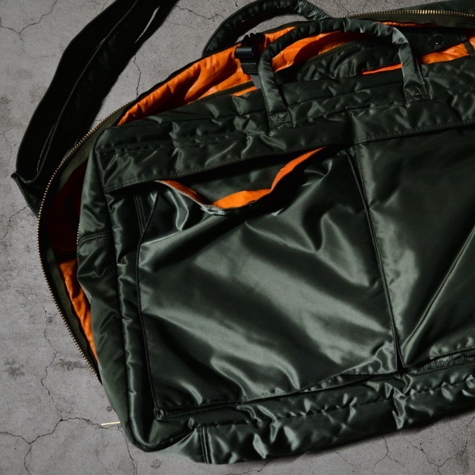 ポーターのバッグ「タンカー」が新仕様に！セージグリーンは発売当時の