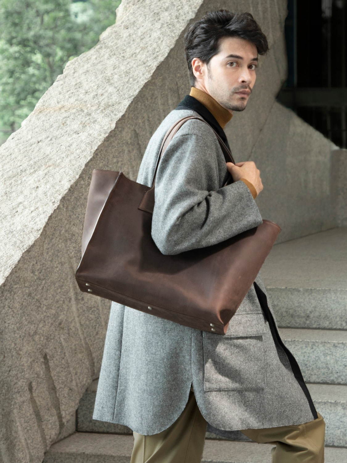 写真11/20｜土屋鞄製造所の新シリーズ「オリジンオイルヌメ」革の