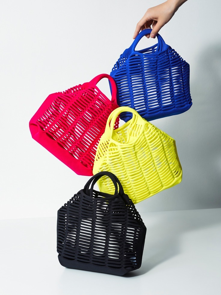 グッド グッズ イッセイ ミヤケ、軽く柔らかな人気ニットバッグ