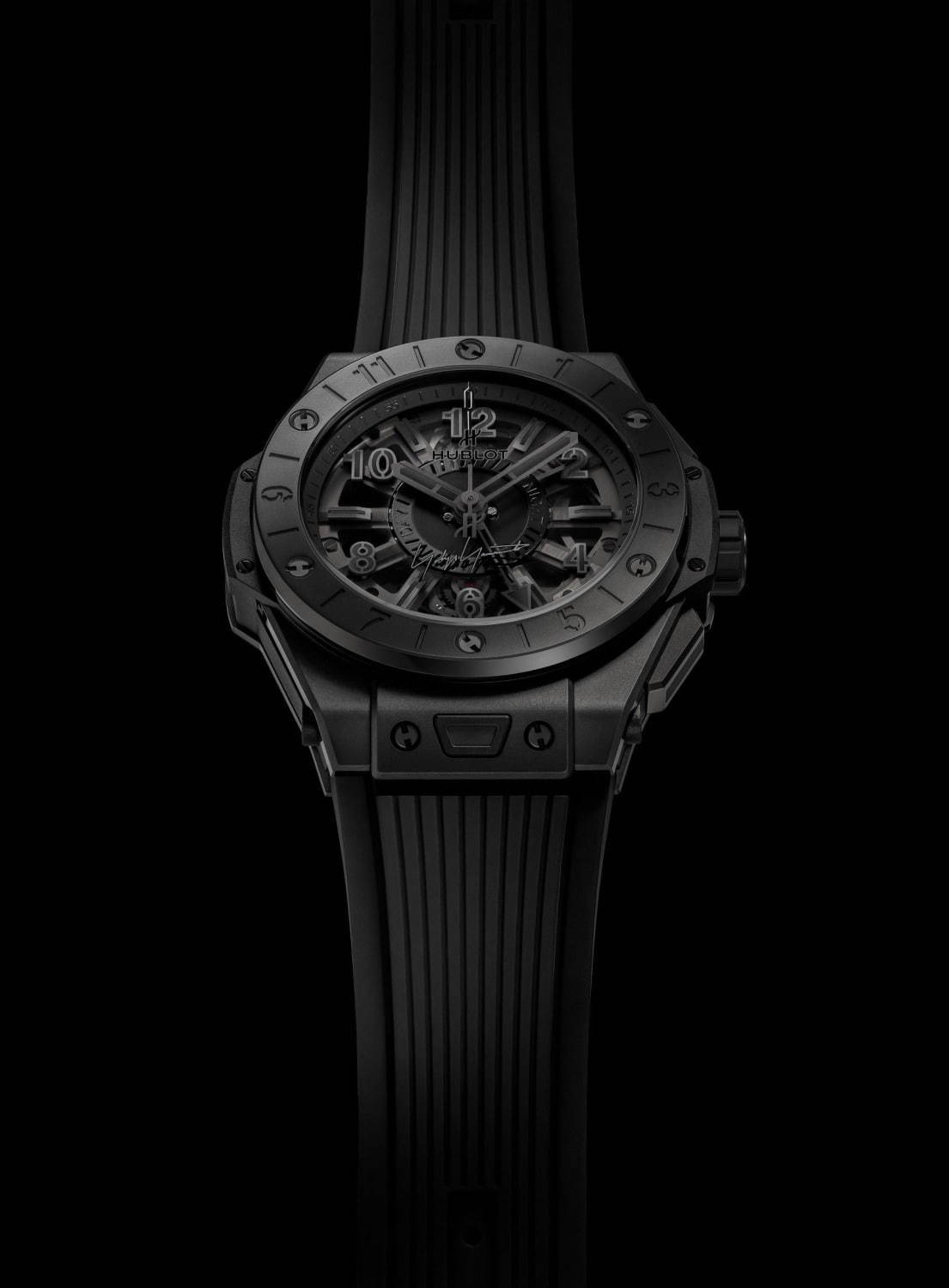 ウブロ×ヨウジヤマモトの山本耀司“オールブラック”コラボ腕時計