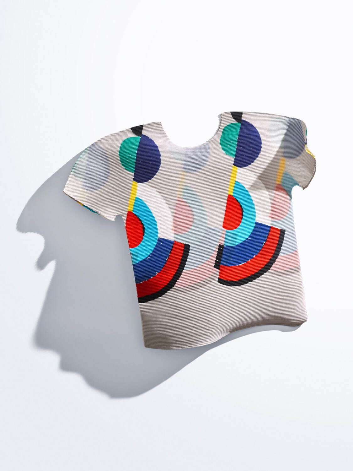 ミー イッセイ ミヤケ新作、“輪廻”モチーフの柄トップスや「トランク